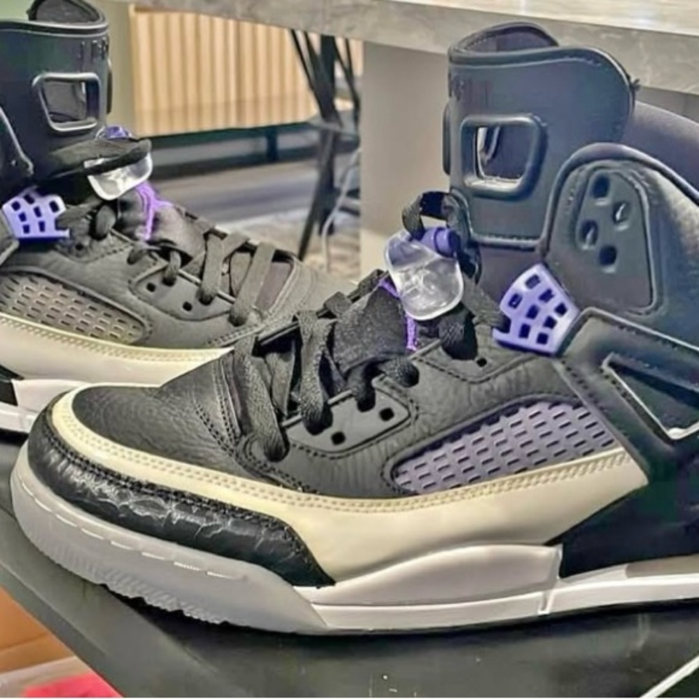 Jordan Men's Shoes in Black and Purple